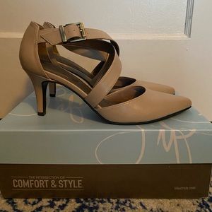 Lifestride Tan Criss Cross Pumps Size 10